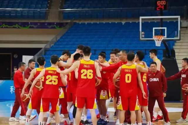 cn, 中国队首战, 中国男篮小