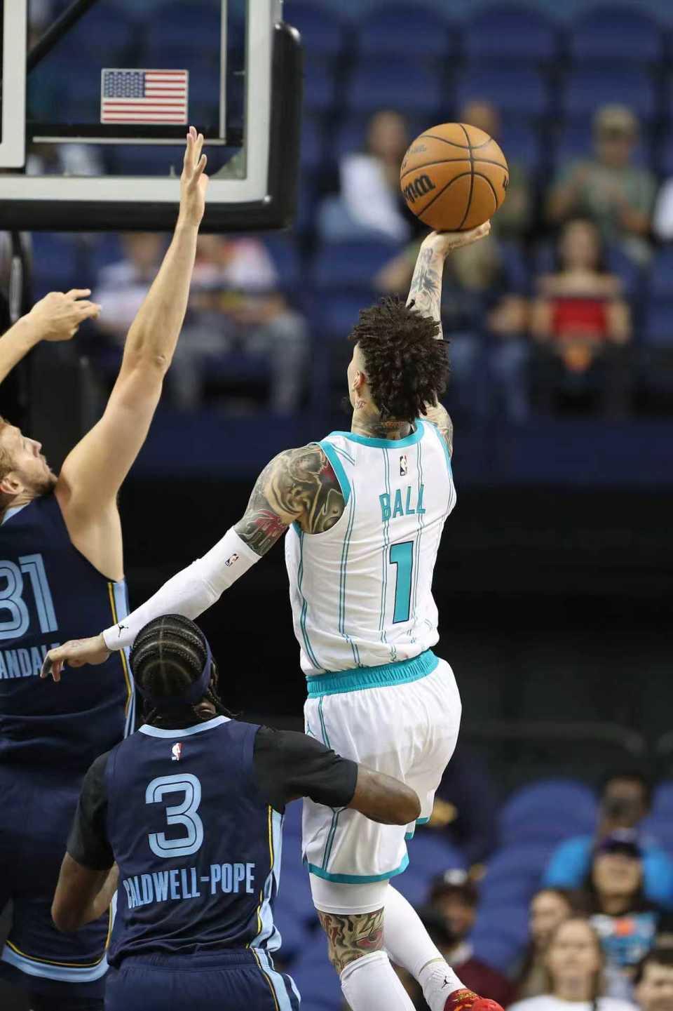 teX, 灰熊两人得